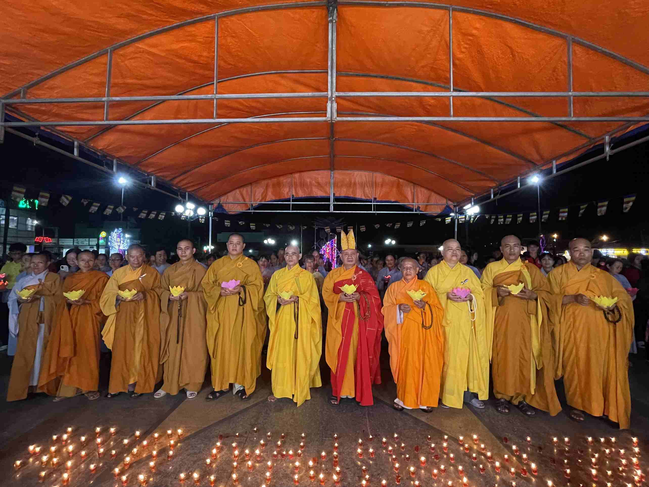 Phù Mỹ Ban Trị sự tổ chức đêm Hoa đăng cầu nguyện mùa Phật đản